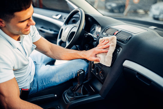 Autopflege Tipps & Tricks: So pflegst du dein Auto richtig (2025)